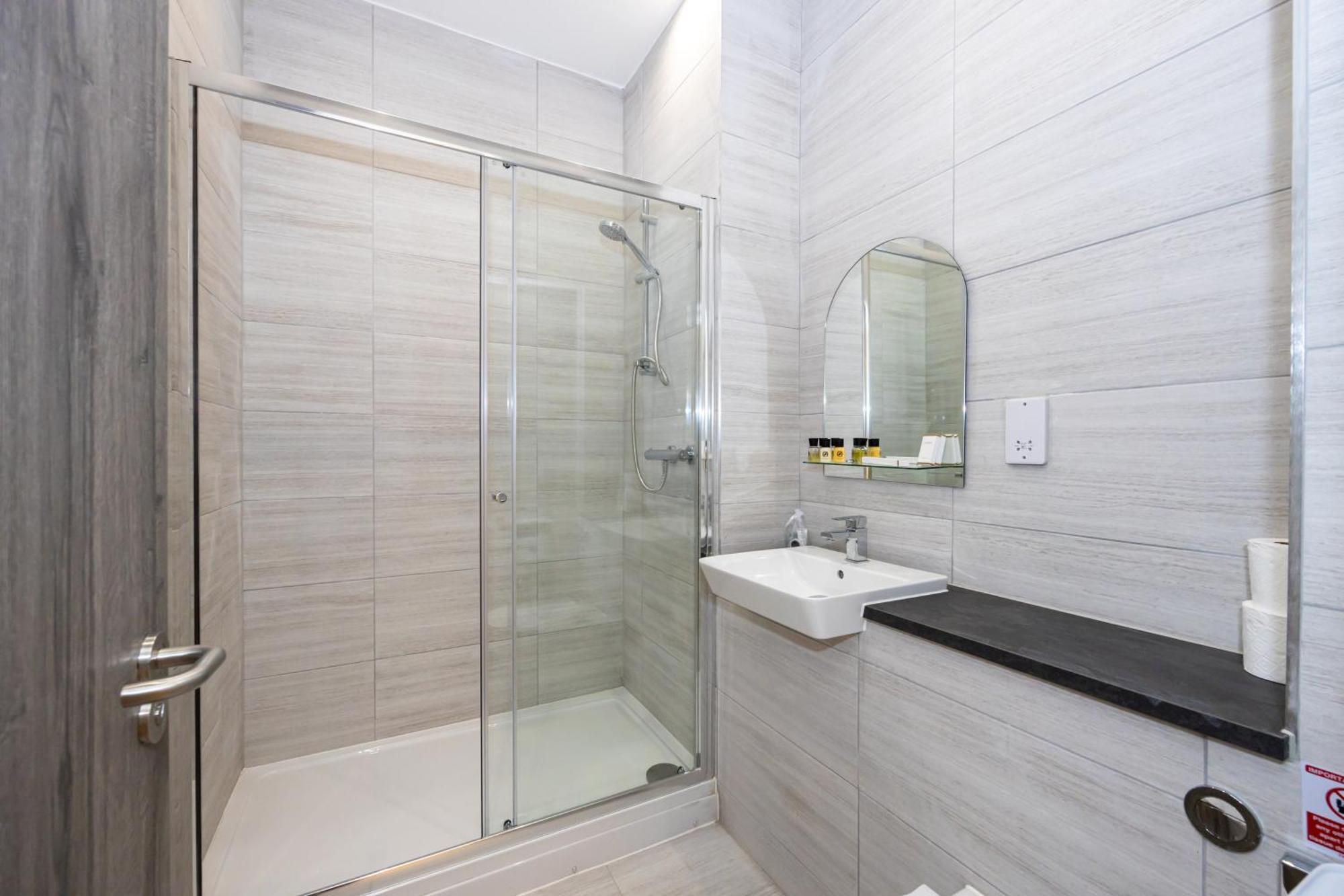 Superb 2Bd Apartment In China Town Manchester Ngoại thất bức ảnh